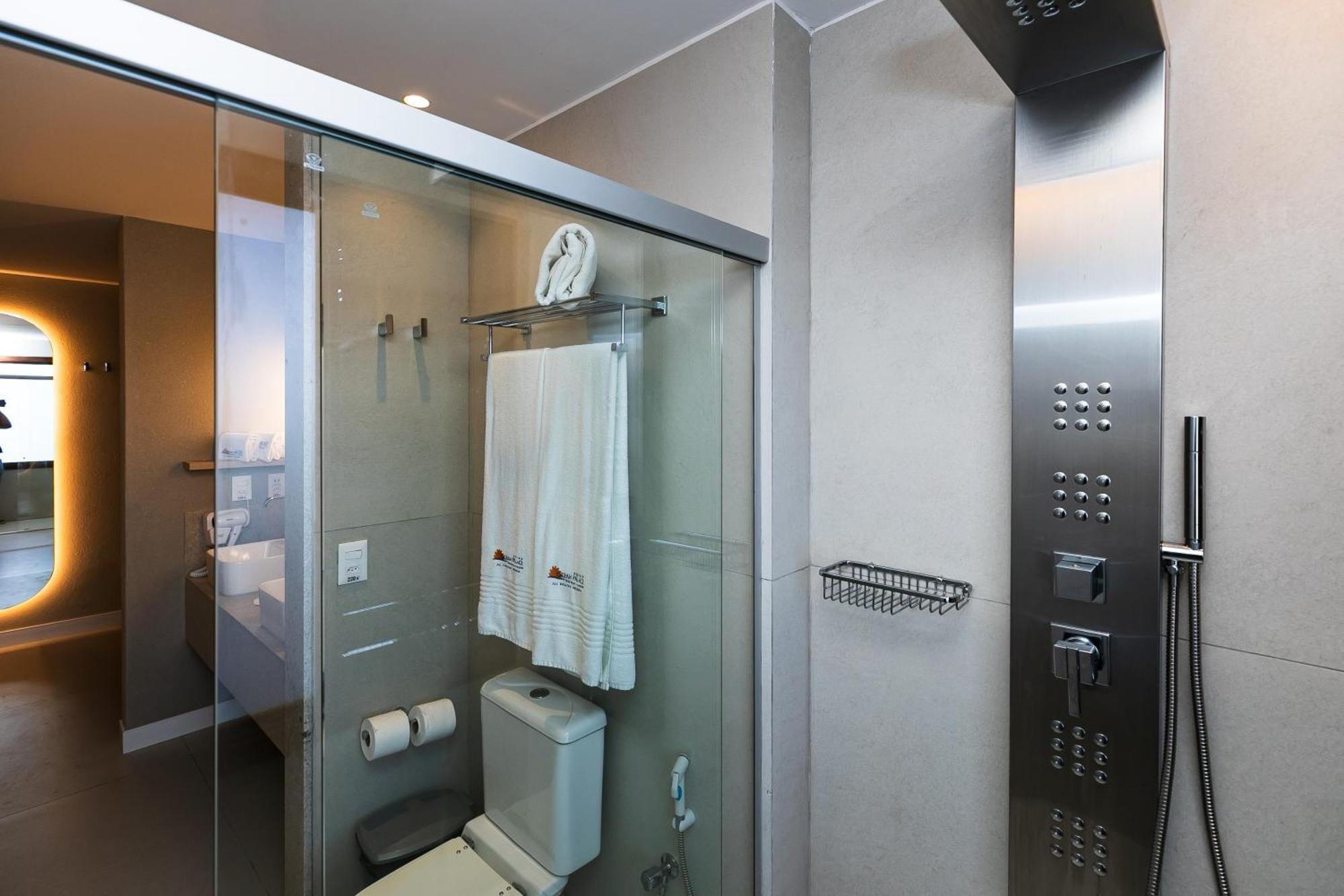 Ocean Palace All Inclusive Premium Натал Экстерьер фото A shower with a shower panel